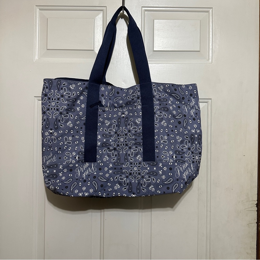 VICTORIA'S SECRET Pink Canvas Tote Beach‎ Bag Blue Paisly WEEKENDER Reversible